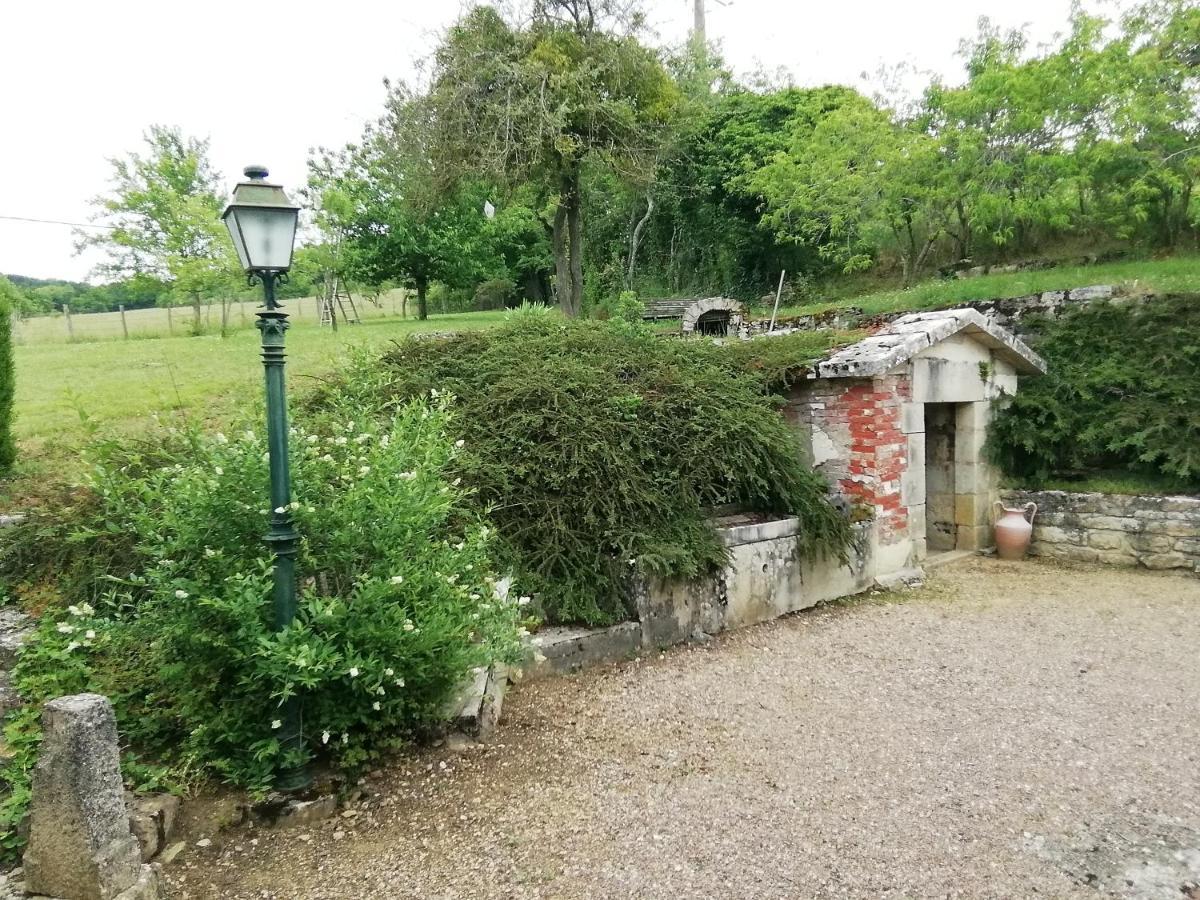 Gite Ancien Lavoir Viserny Extérieur photo